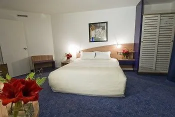 Canal - La Hotel Paris