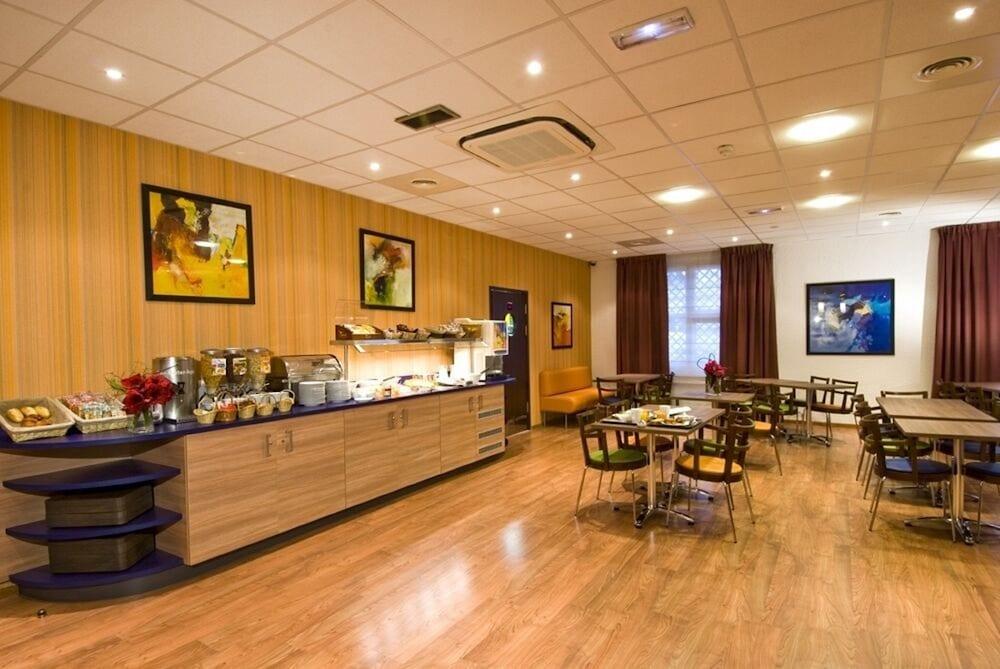 Canal - La Hotel Parigi