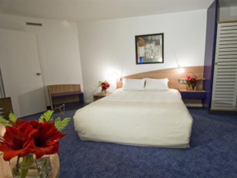 Canal - La Hotel Parigi