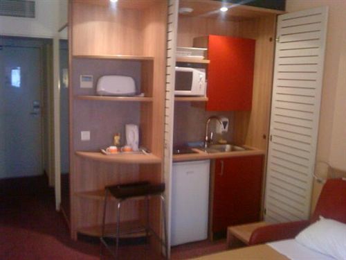 Canal - La Hotel