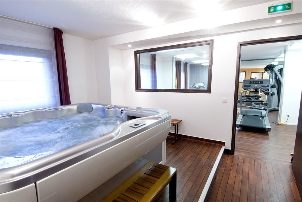 Canal - La Hotel Parigi