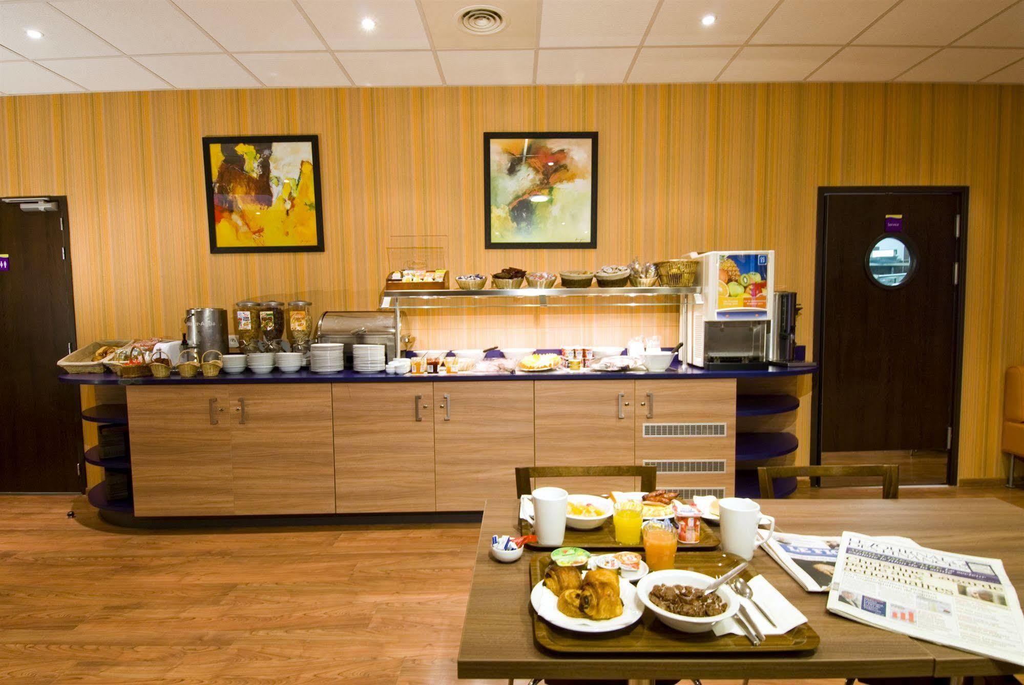 Canal - La Hotel Parigi